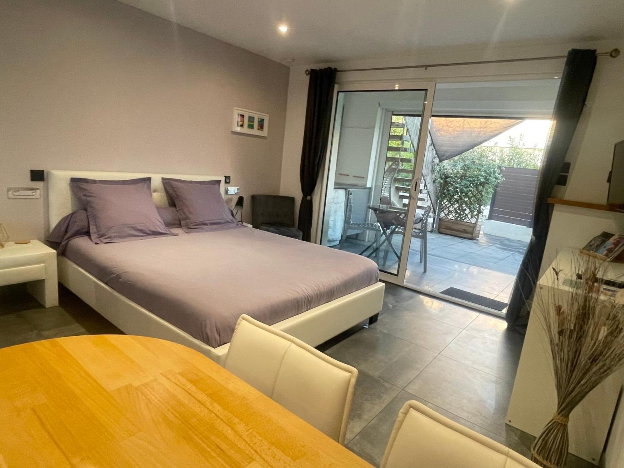 Apartment A 400 M Confort Terrasse Clim Parking Hyeres