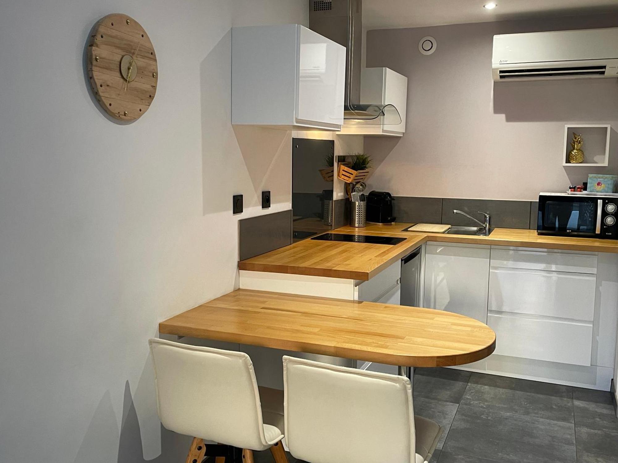 A 400 M Confort Terrasse Clim Parking Apartment